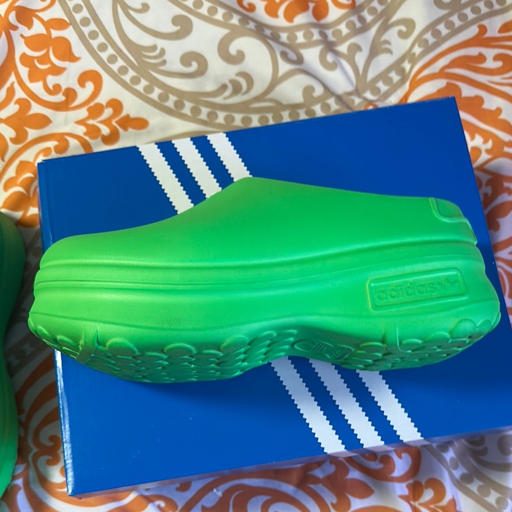 Adidas Women’s Green Mule - Picture 4 of 6